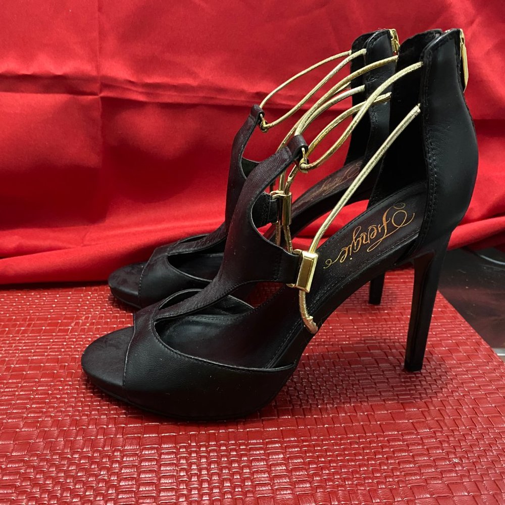 Heels - Picture 2 of 4